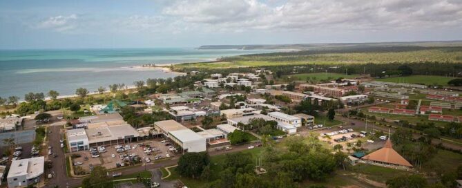 Woolworths CEO invited to visit Nhulunbuy as exit fears spark community concern
